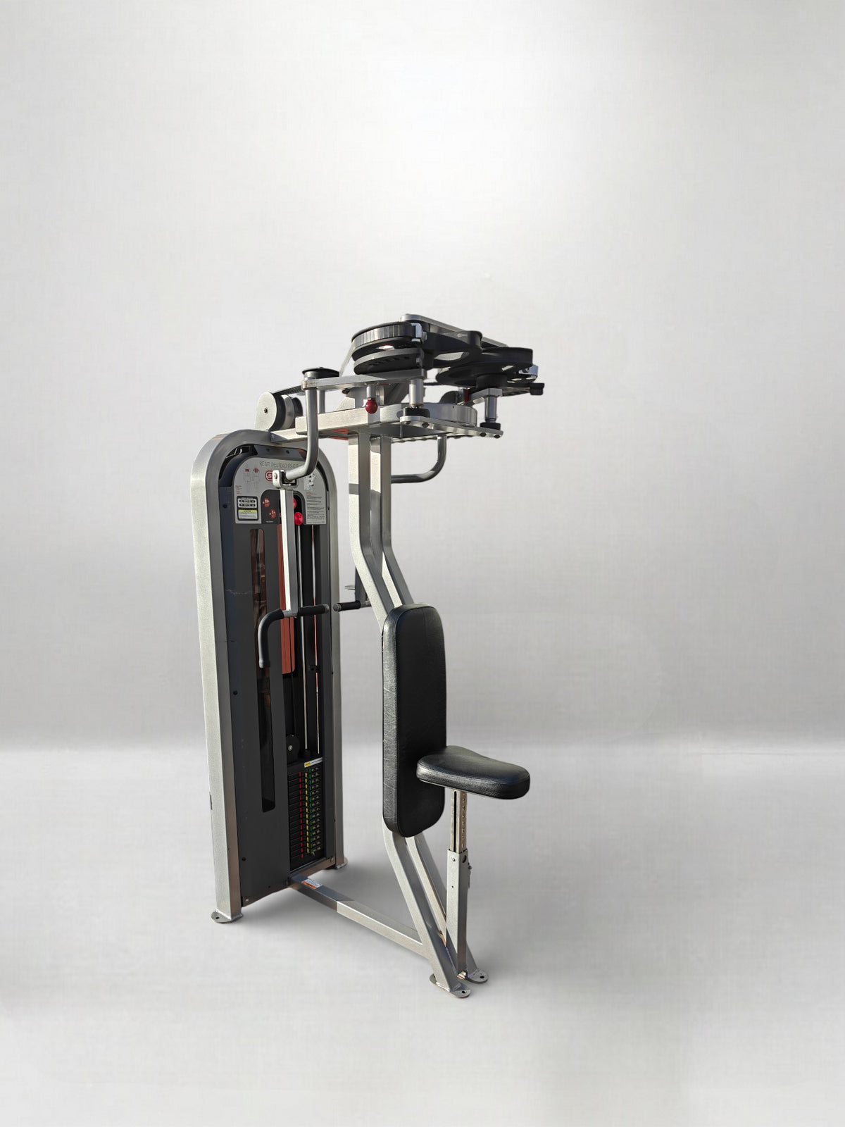 Rear delt/pec fly - Star Trac Impact